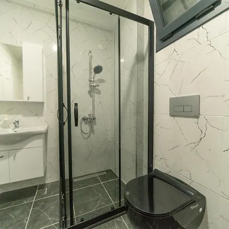 F48 Homes Apartman *
